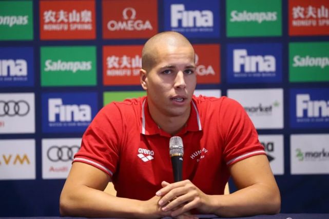 关于南非游泳选手刷新个人最好成绩的信息