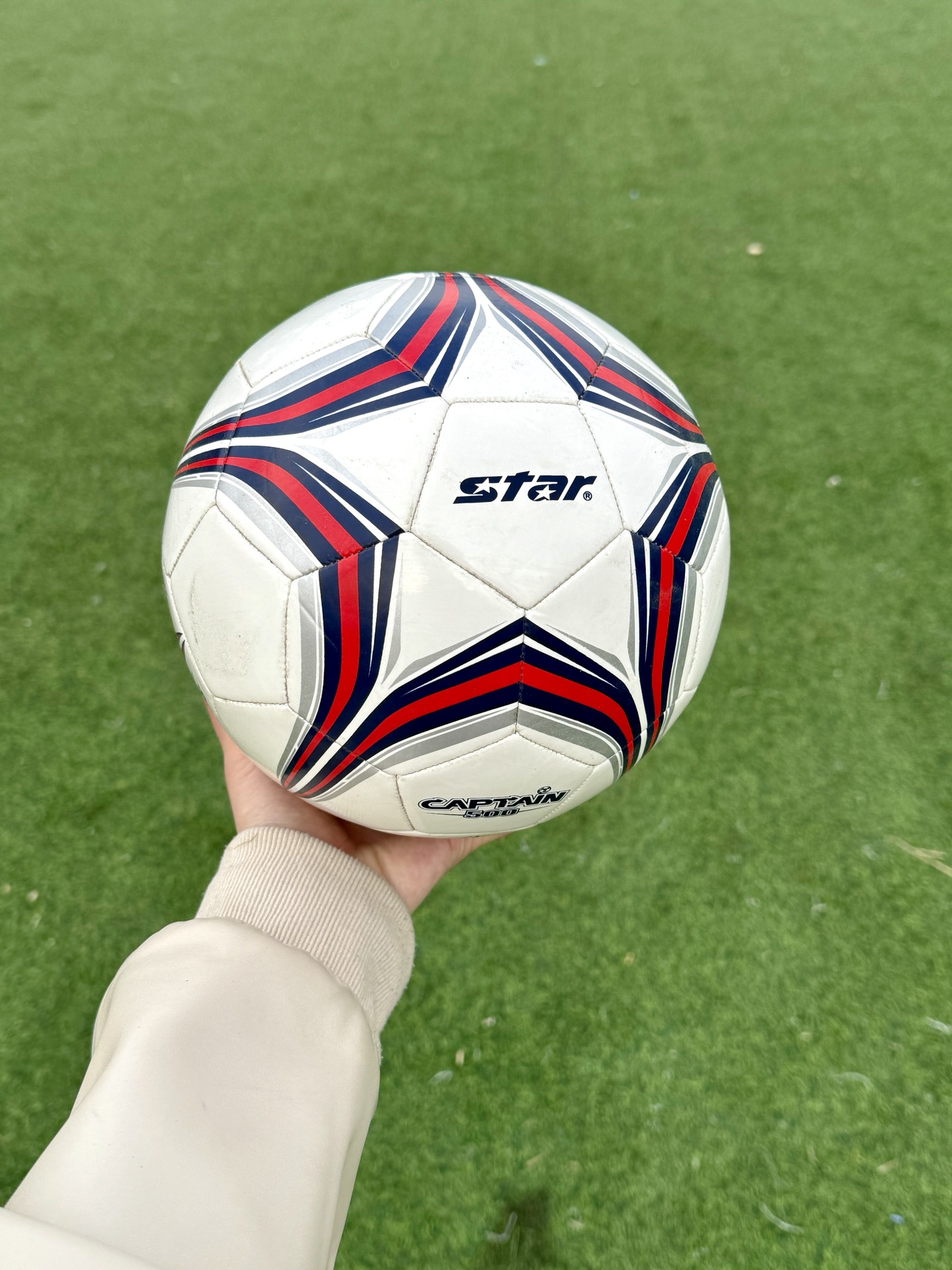 包含国内足球聚焦：球风不同体现个性的词条