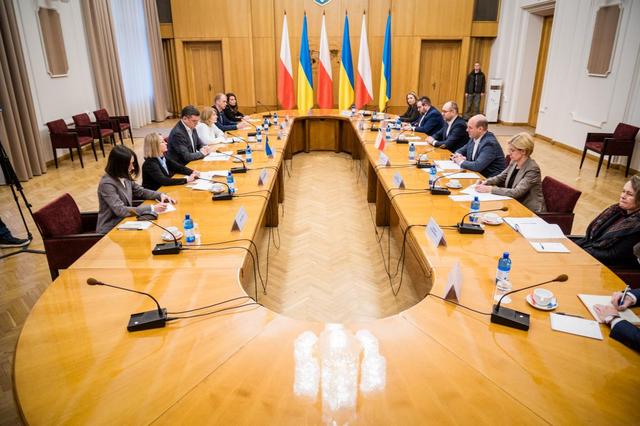 波兰负于美国，出线形势陷入困境的简单介绍